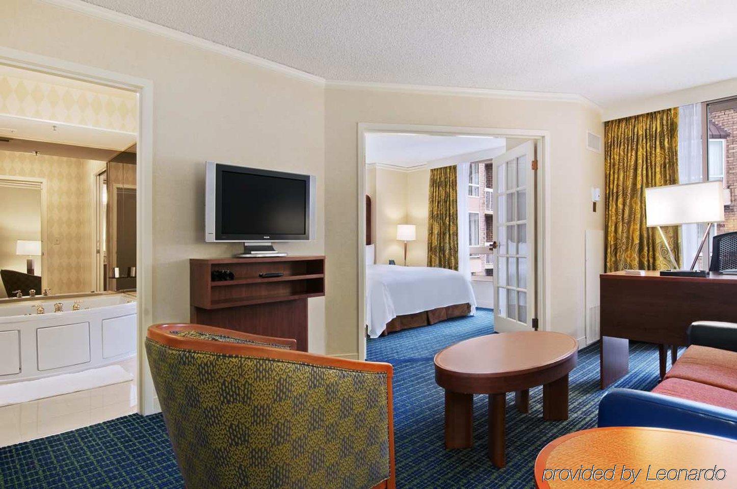 Hilton Atlanta Perimeter Suites Room photo